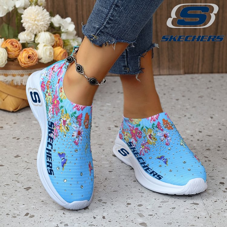 LÉLEGZŐ ÉS KÉNYELMES SKECHERS® NŐI ÉKCIPŐK PUHA TALPAL