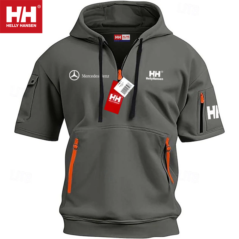 A Helly Hansen® Mercedes-Benz új, bő kapucnis pulóvere korlátozott számban kapható.