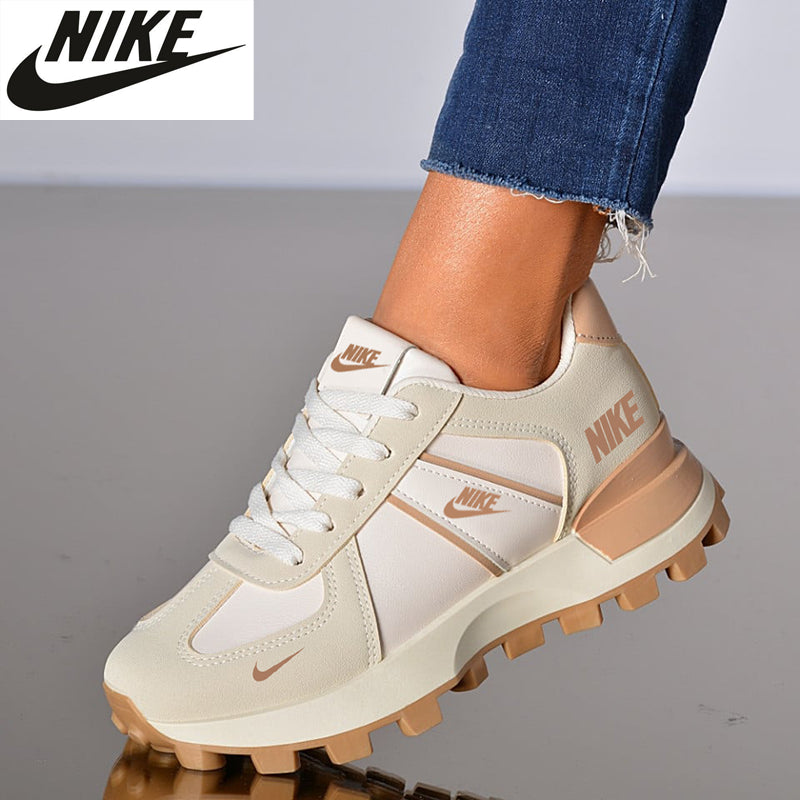 Az új NIKE® sportcipők kényelmesek, lélegzőek, csúszásmentesek és kopásállóak.