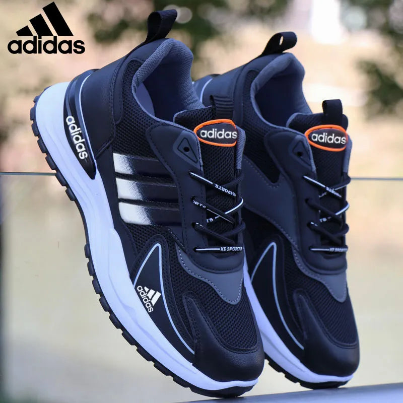 Új, tavaszi, lélegző Adidas férfi sportcipő