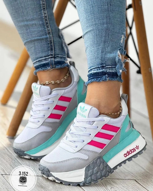 Adidas® női alkalmi cipők