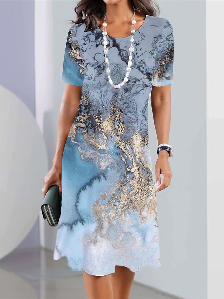 Új női ruha kerek nyakkal és rövid ujjal