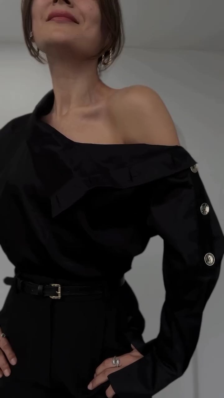 Elegáns női gombos ing magas gallérral