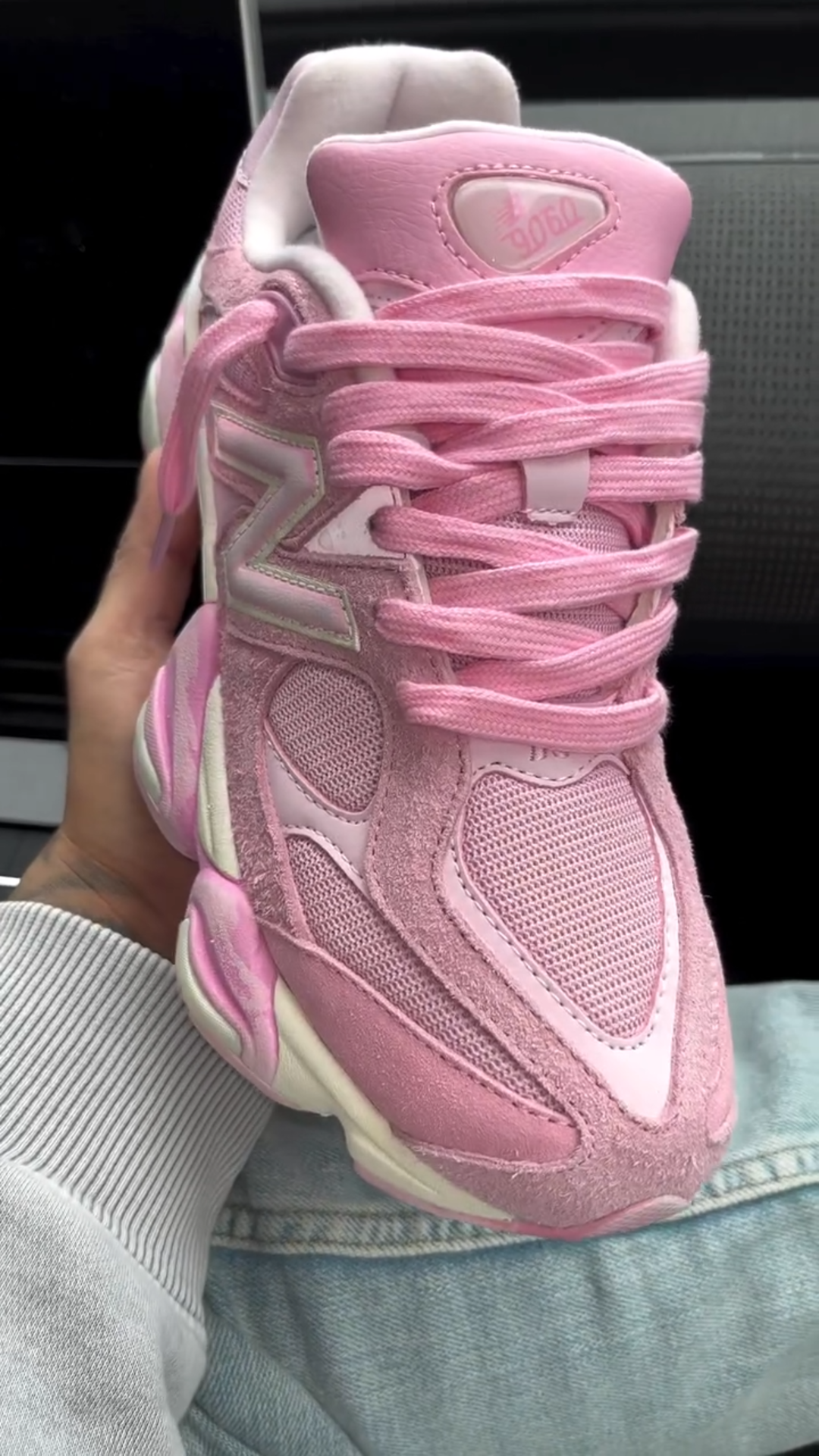 Légáteresztő velúr sportcipők