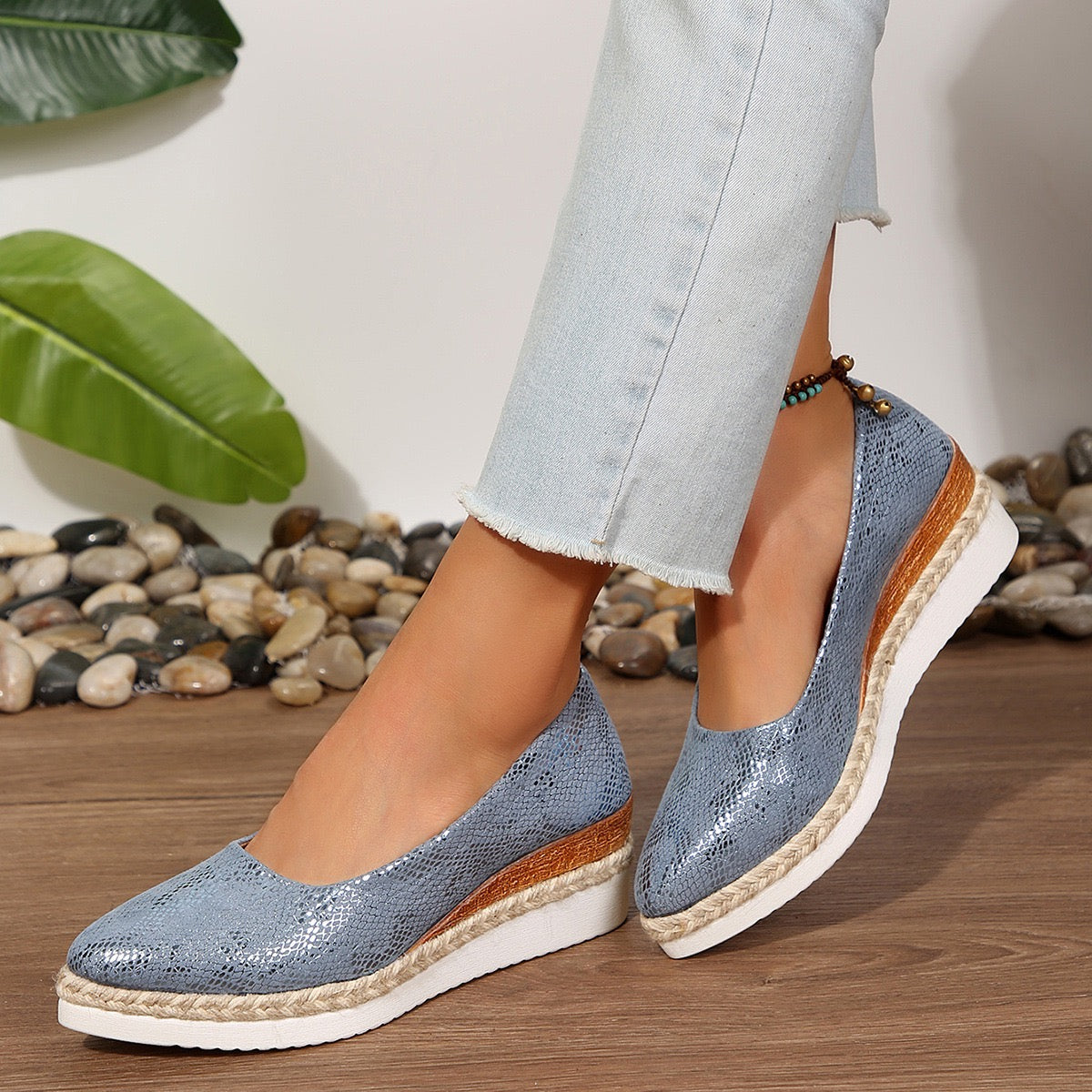 Elegáns női mokaszin vastag ékekkel