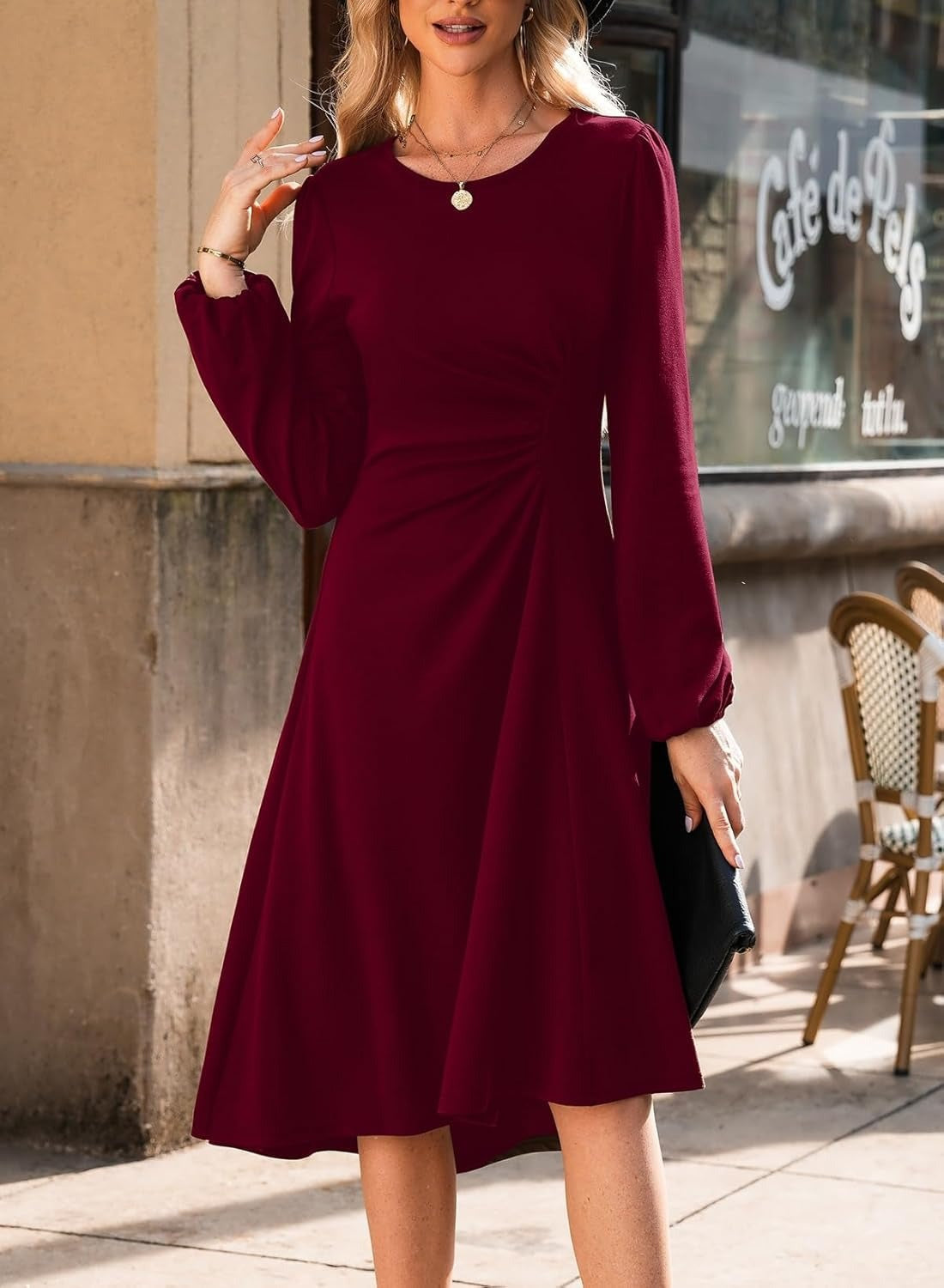 Őszi-téli női ruha hosszú ujjal, keskeny hasítékkal