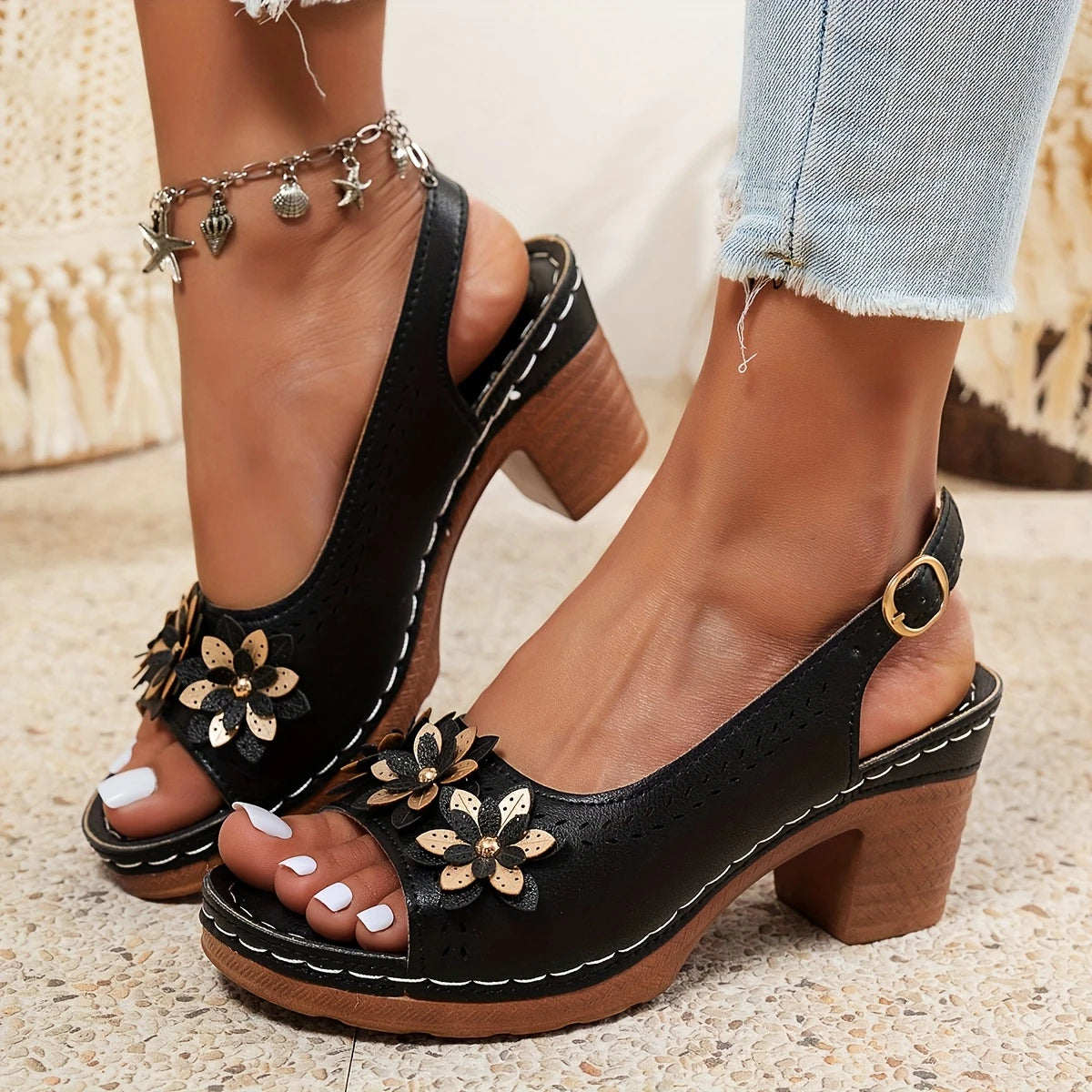 🔥Akciós termékek 50% kedvezménnyel - Női virágmintás, éktalpú ortopéd szandálok