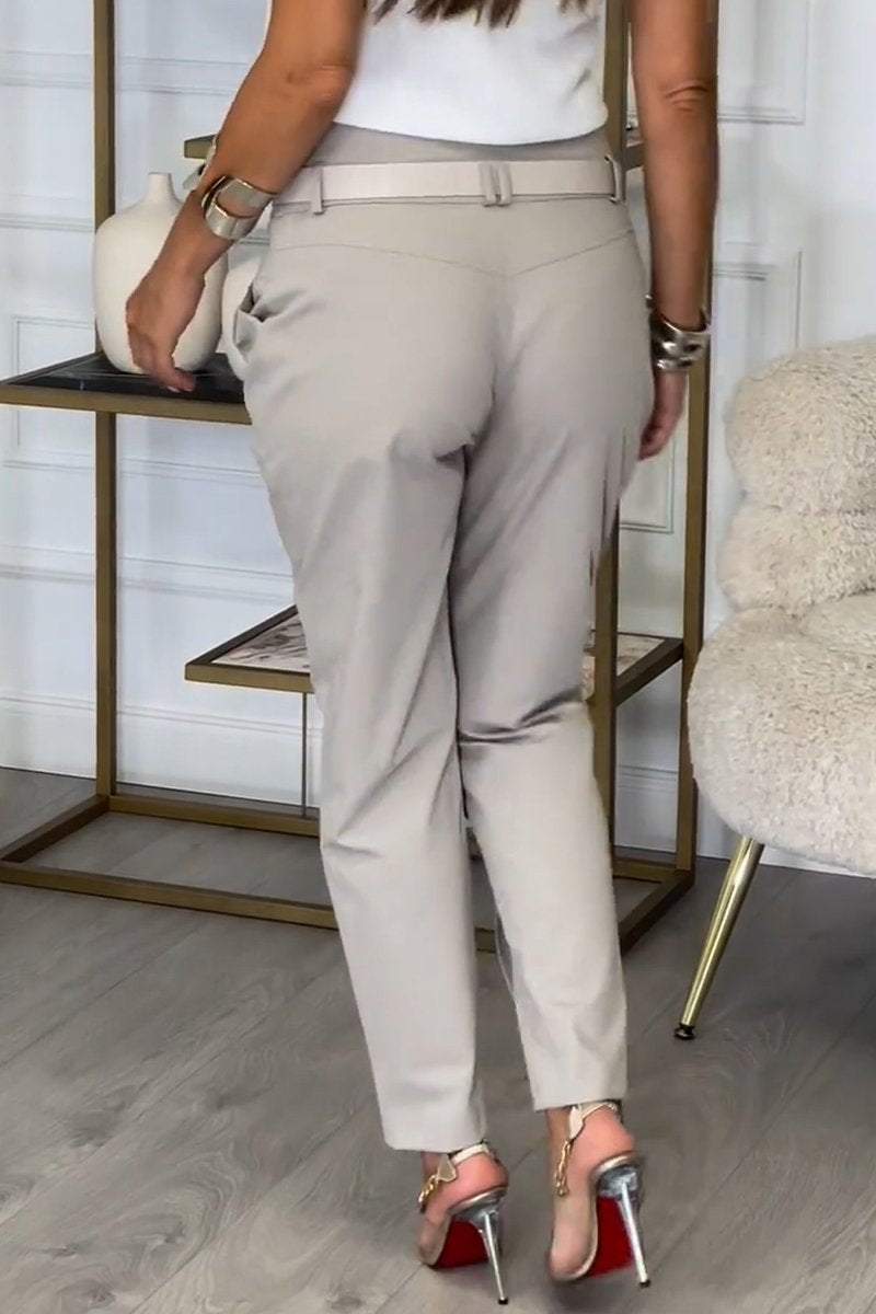 Női hétköznapi nadrág szabálytalan szabással