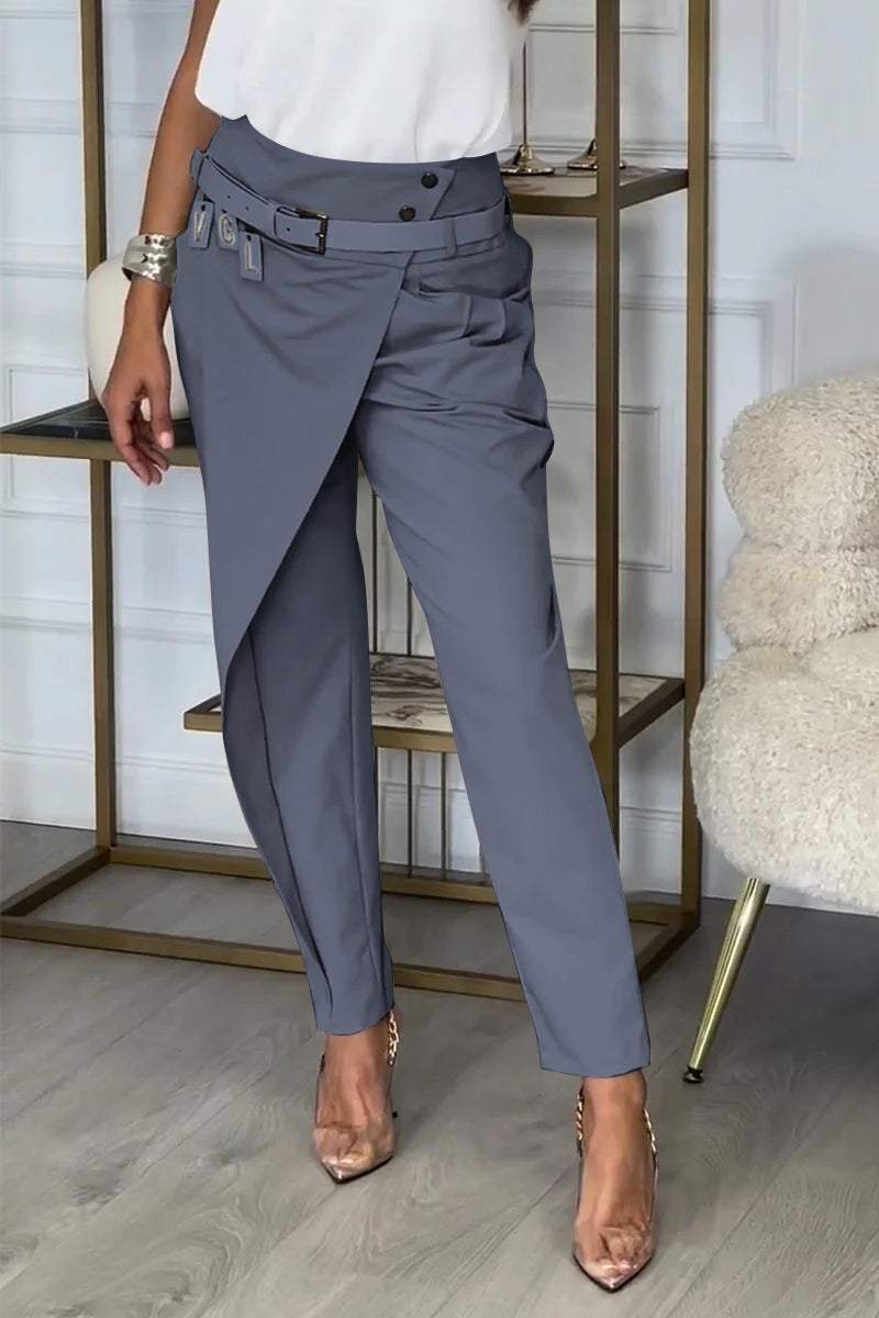 Női hétköznapi nadrág szabálytalan szabással