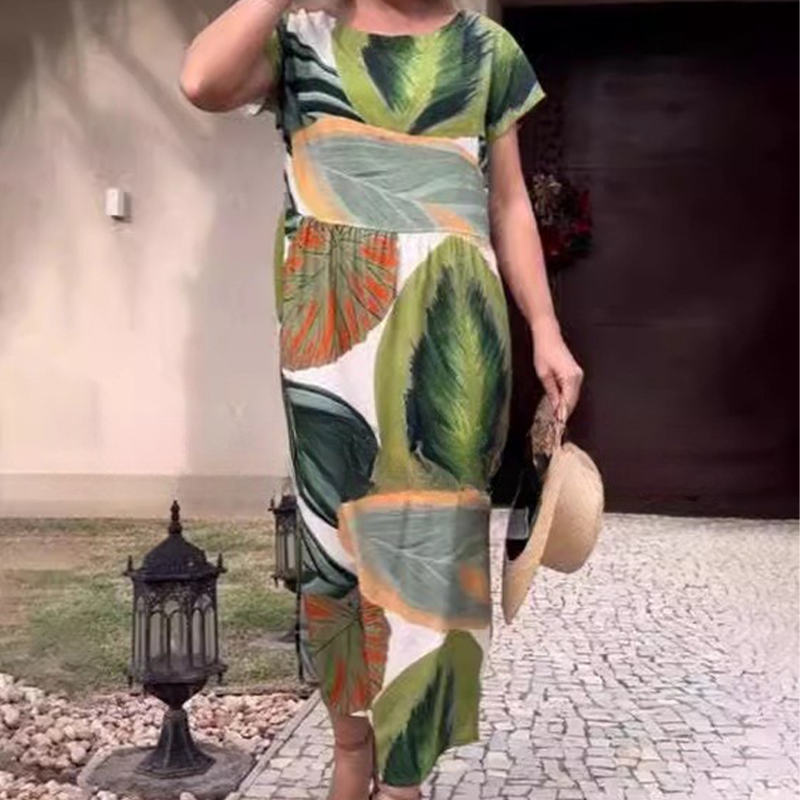 Levélmintás, kerek nyakú, oldalsó hasított ruha