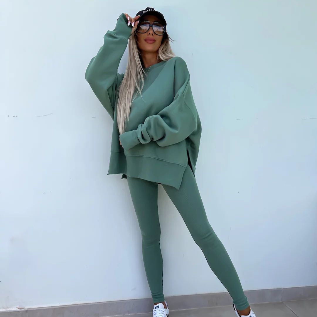 Kényelmes oversize pulóver és leggings szett