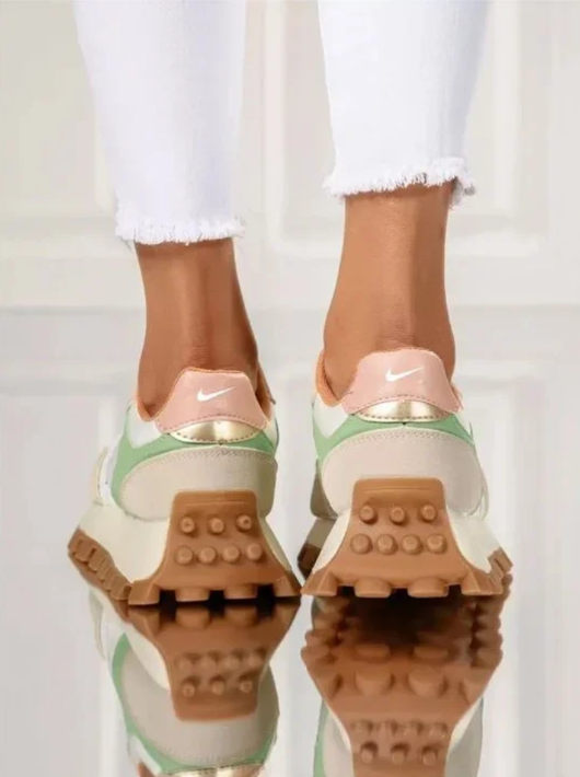 Nike® női tornacipő