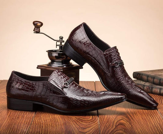 WEBHELYEM  Férfi bőr üzleti cipő hegyes orrral krokodil stílusban