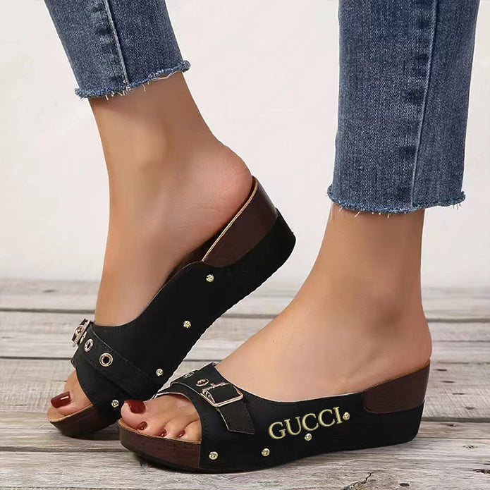 2025-ös új ékszandálok és halszájcsatos papucsok