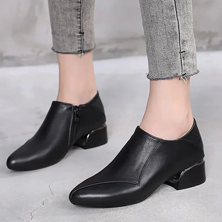 【35-40】 Divatos női alacsony sarkú cipő puha bőrből