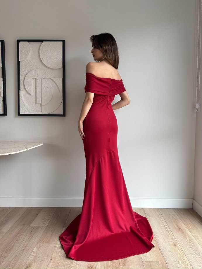 Hosszú szoknya derékban a vállon át