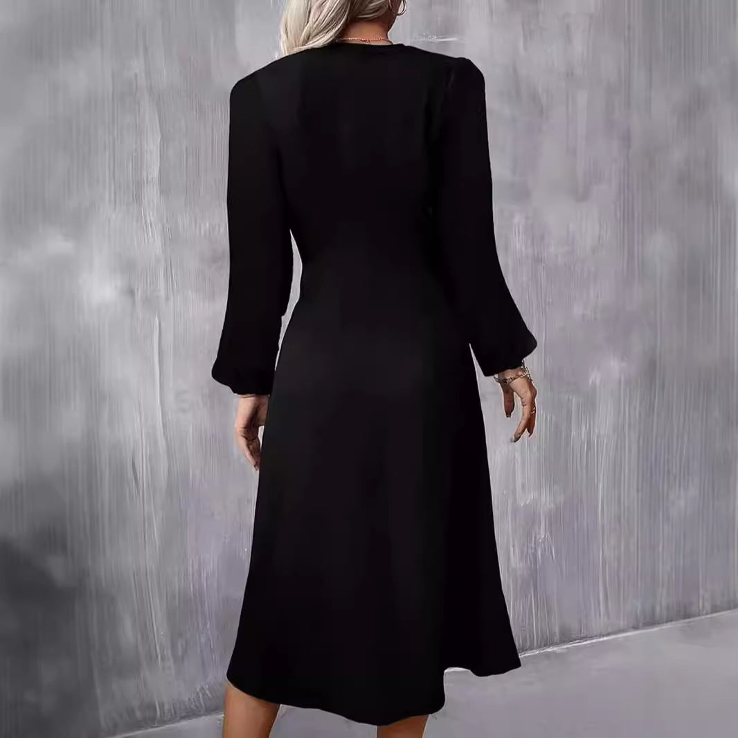 Őszi-téli női ruha hosszú ujjal, keskeny hasítékkal