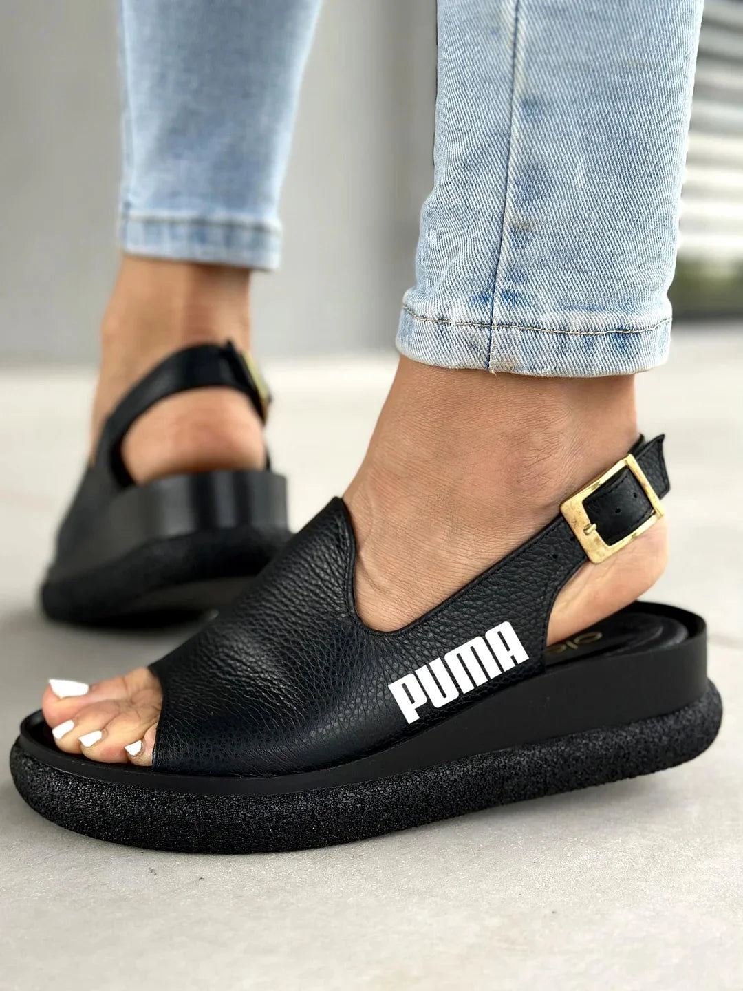 PUMA® női bőr szandálok