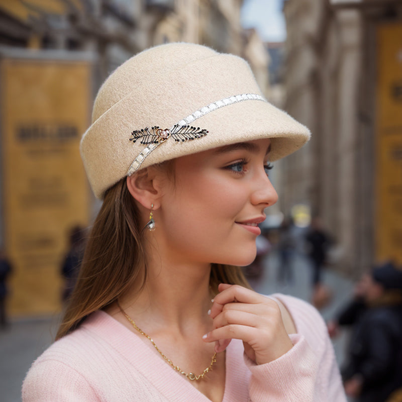 Női filc lovaglósapka retro stílusban