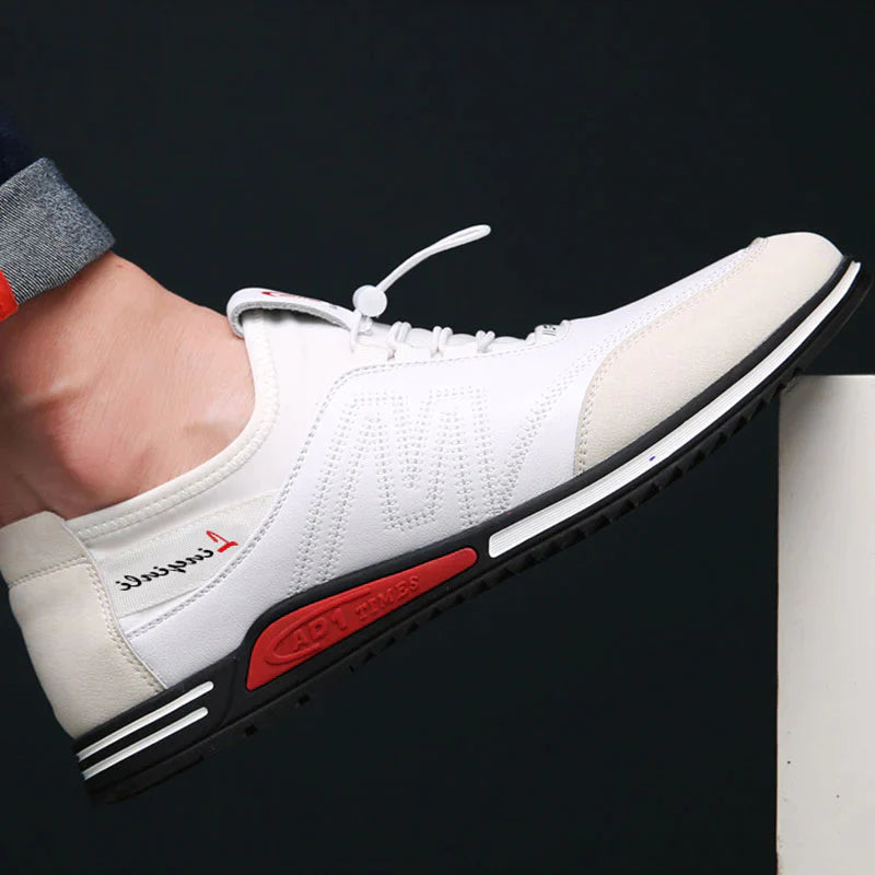 LÉLEGZŐ, CSÚSZÁSMENTES FÉRFI VEZETŐCIPŐ