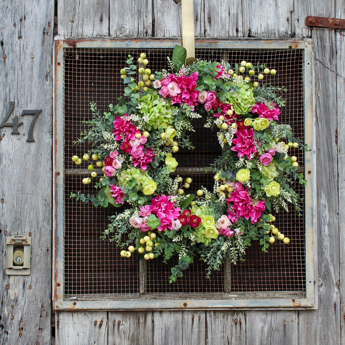 POMLAD POLETJE EVKALIPTUS ZELENA HORTENZIJA IN FUKSIJA DALIJ VENEC