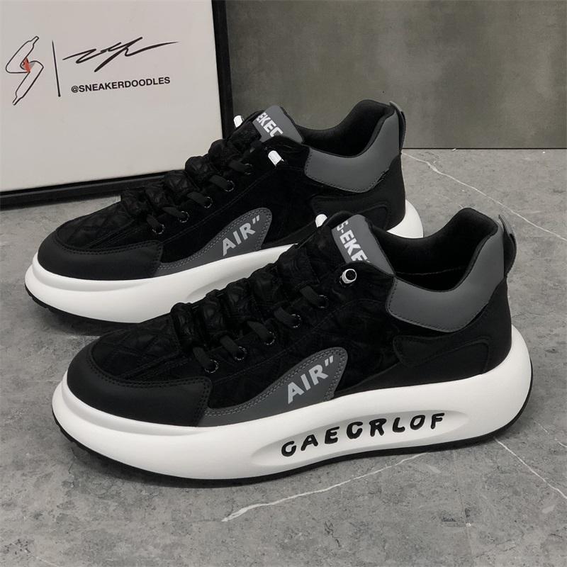 ÚJ SZABADIDŐ UNIVERZÁLIS VASTAGTALP FÉRFI tornacipő