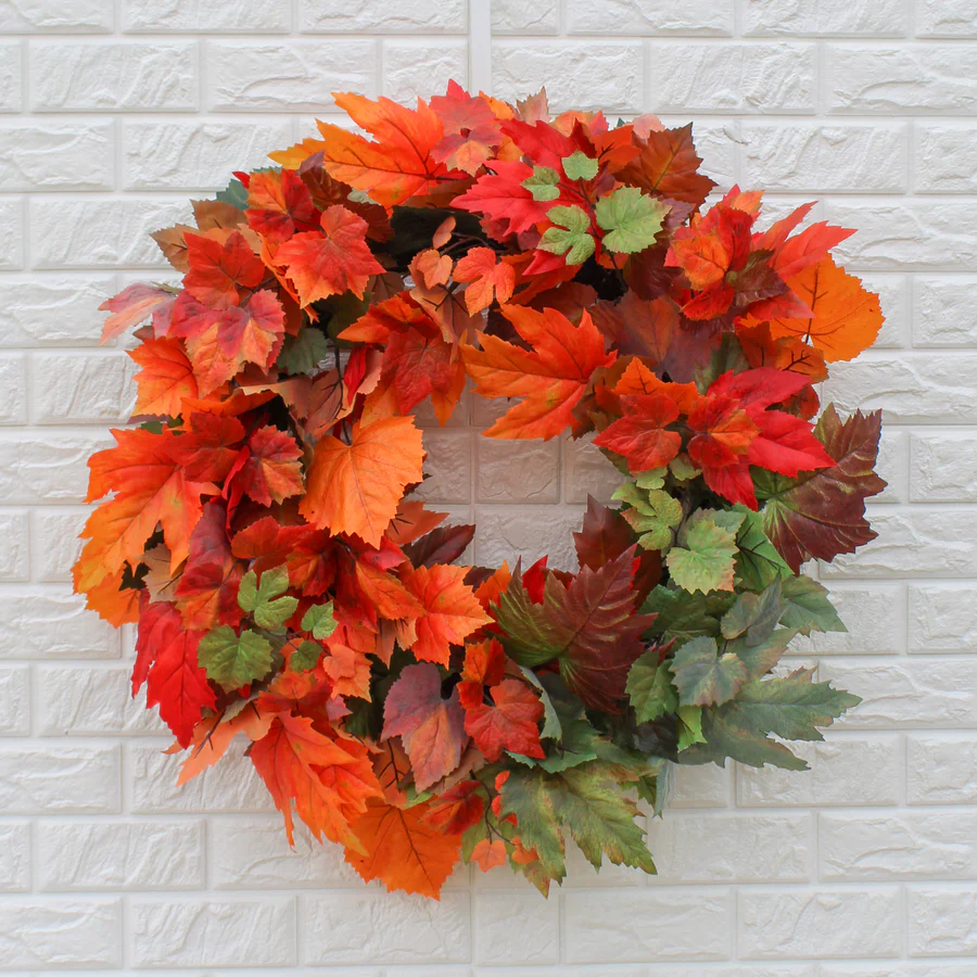 28-PALČNI VENEC ZA SPREDNJA VRATA IZ ORANŽNEGA IN ZELENEGA OMBRE JAVORJEVEGA LISTA