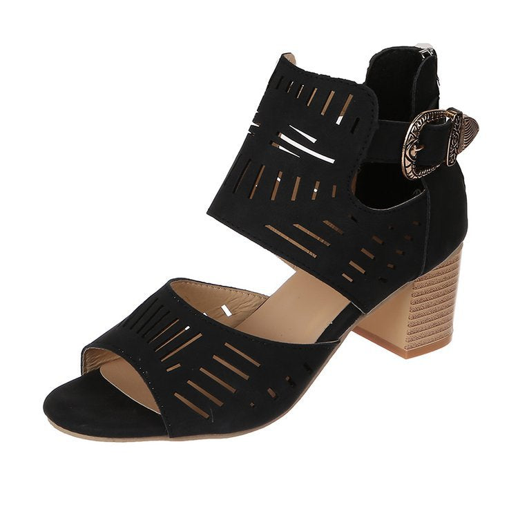 2023-as új női nyári üreges bőr korrekciós szandál