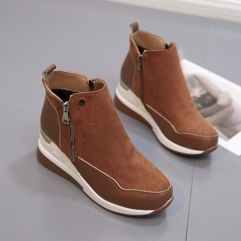 Valódi bőr középsarkú, oldalsó cipzáras csizma