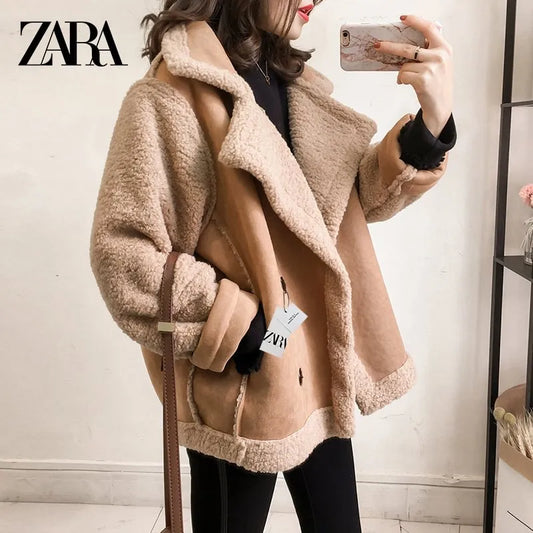 KIVÁLÓ MINŐSÉGŰ NŐI GYAPJÚ KABÁT