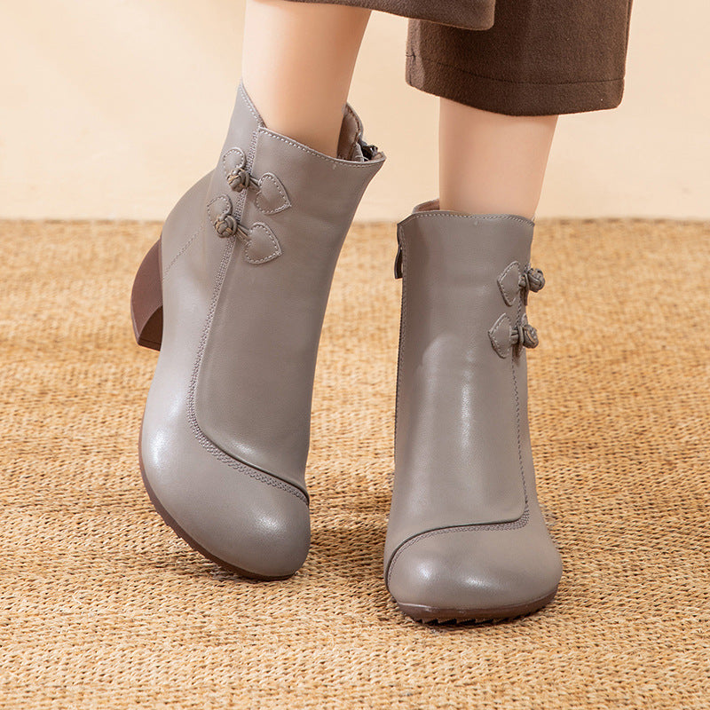 Marhabőr középsarkú, puha talpú rövid csizma